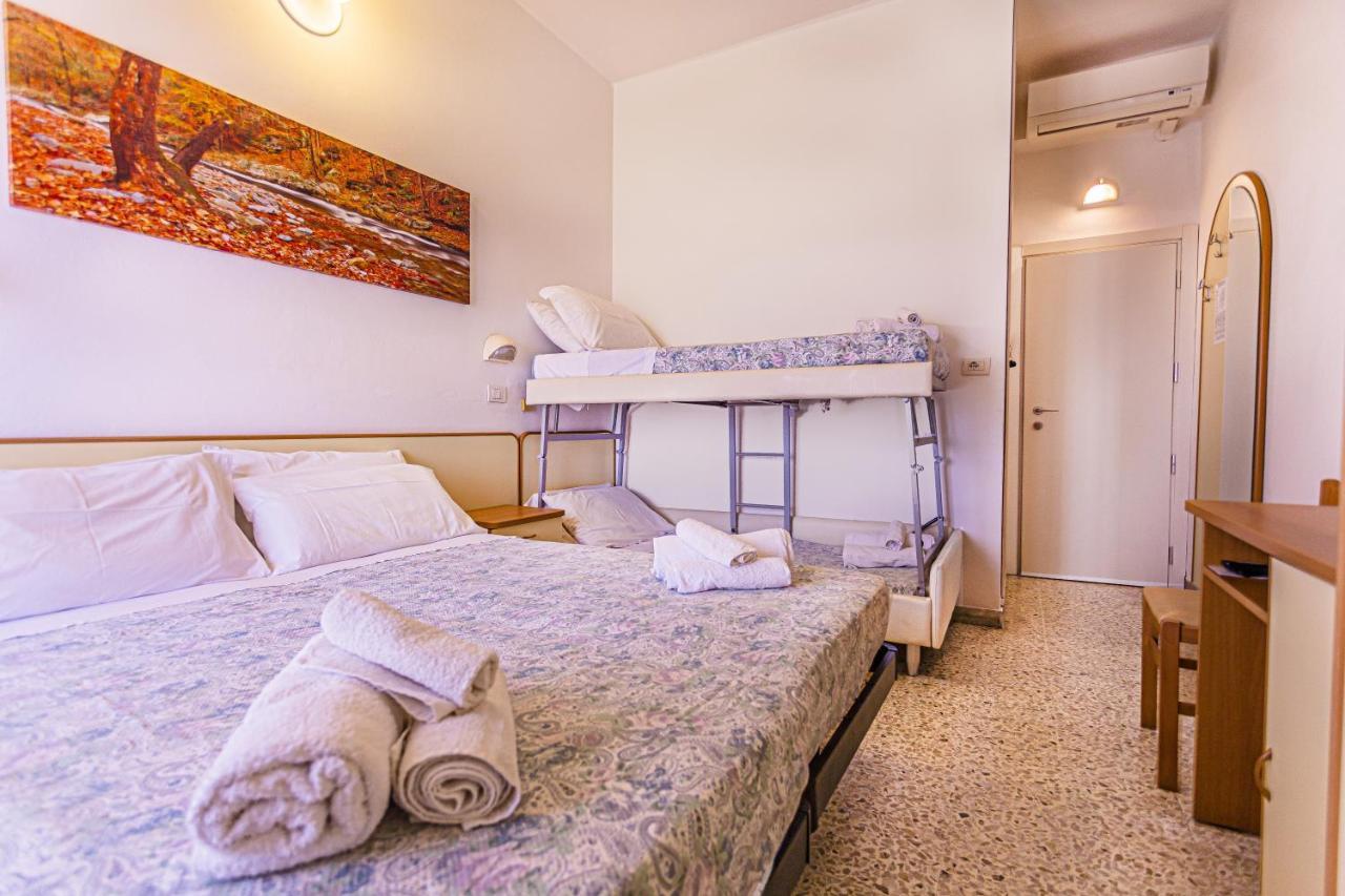 בלריה-איגאה מרינה Hotel Continental מראה חיצוני תמונה