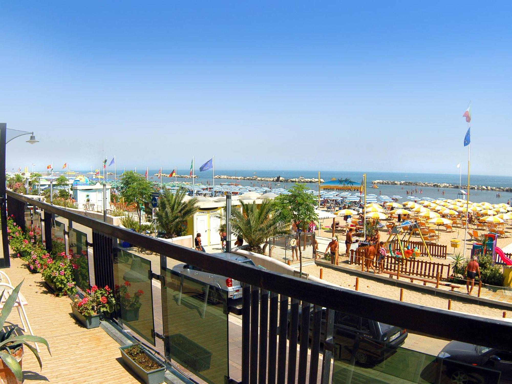 בלריה-איגאה מרינה Hotel Continental מראה חיצוני תמונה